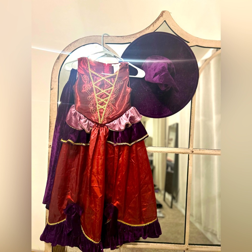 Pottery Barn - Hocus pocus Sarah 3 pc costume size 7-8 is in very good condition